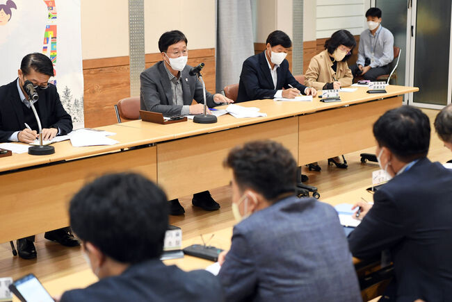 이민근 안산시장, 원곡동 현장 간부회의 주재…“모든 답은 현장에” 