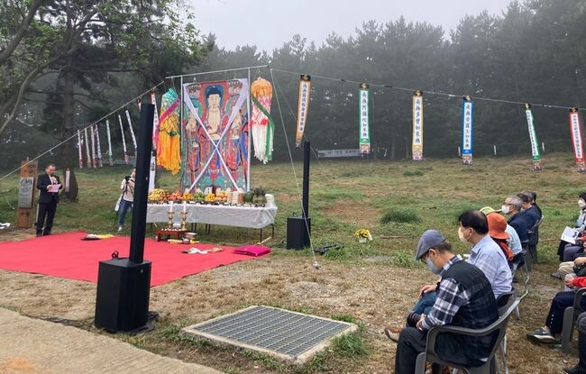 선감학원 아동인권침해사건 희생자들을 추모하고 사건을 기억하기 위한 선감학원 추모문화제가 지난 10월 1일 안산시 단원구 선감학원 옛터에서 열렸다.&nbsp;
