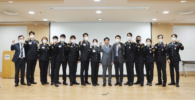 경기도 소방재난본부는 지난 15일 경기도인재개발원에서 &lsquo;제2회 성인 소방안전교육 1타강사(1등 스타강사) 선발 본선대회&rsquo;를 개최했다고 16일 밝혔다.