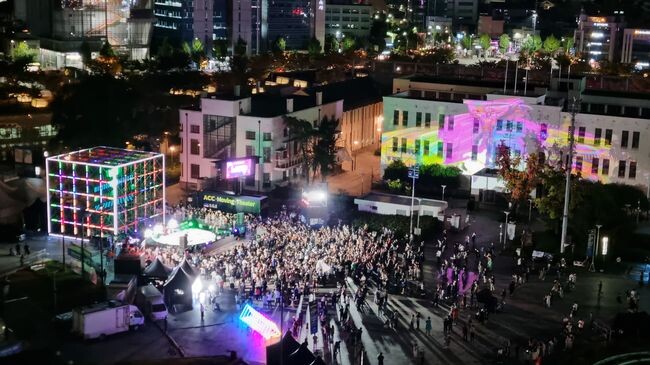광장축제 콜렉티브 롬 무대작품