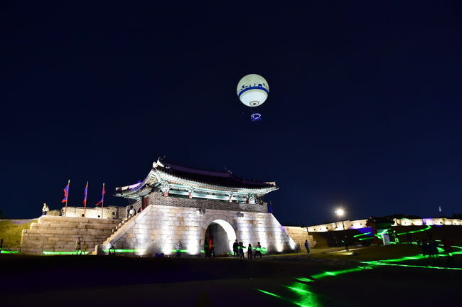 수원화성 창룡문 야경&nbsp;