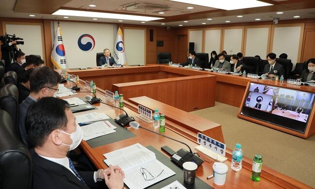 이상민 행정안전부 장관이 30일 오전 서울 종로구 정부서울청사에서 열린 '범정부 국가안전시스템 개편 TF' 6차 회의에 참석해 모두발언을 하고 있다.&nbsp;