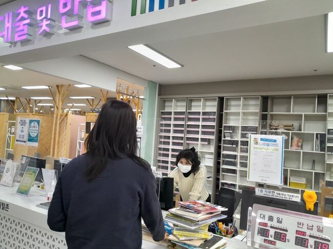 김해장유도서관, 도서 100권 대출이벤트 성황&nbsp;