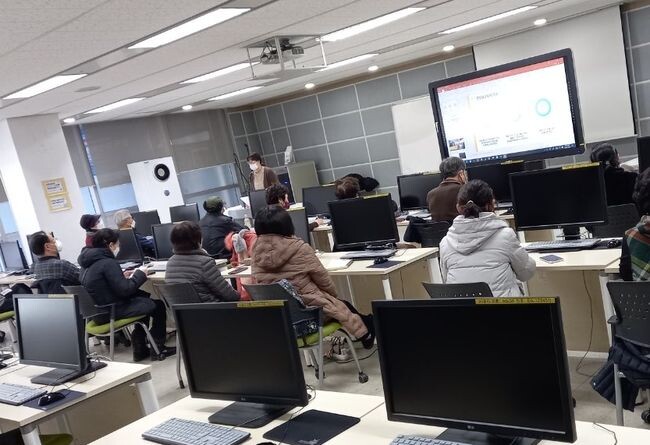 지난해 12월 진행한 구민 정보화 교육 모습&nbsp;