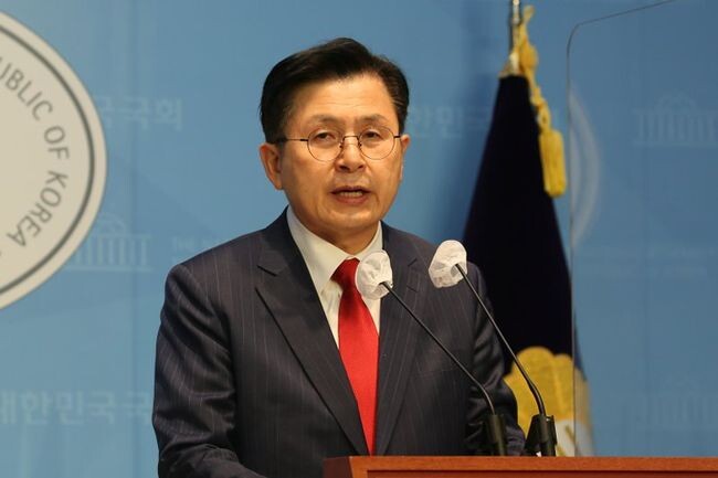 국민의힘 황교안 당 대표 후보가 3일 국회 소통관에서 당 대표 출마 기자회견을 하고 있다.