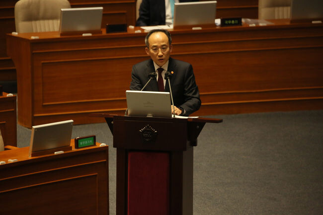 7일 국회에서 열린 경제분야 대정부 질문에서 추경호 부총리가 답변하고 있다. 