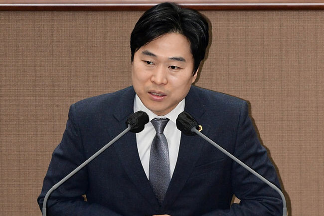 이종배 의원이 시정질문에서 전장연 시위 중단과 미디어재단 TBS 개혁 필요성을 강조했다.(사진=서울시의회 제공)