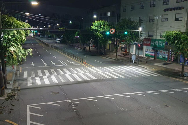 2022년 횡단보도에 설치된 투광등 모습(사진=영등포구청 제공)