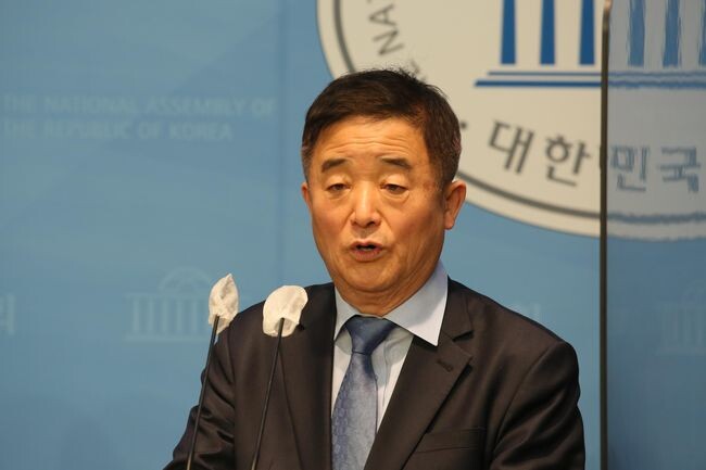 더불어민주당 정순신 검사특권 진상조사단 위원들은 9일 서울 여의도 국회 소통관에서 정순신 사태 관련 서울대학교 규탄 기자회견을 열었다.