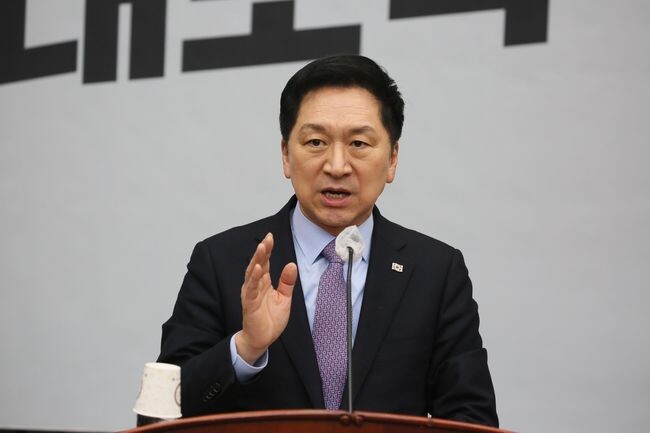 김기현 국민의힘 신임 당 대표가 10일 서울 여의도 국회에서 열린 정책의원총회에 참석했다.