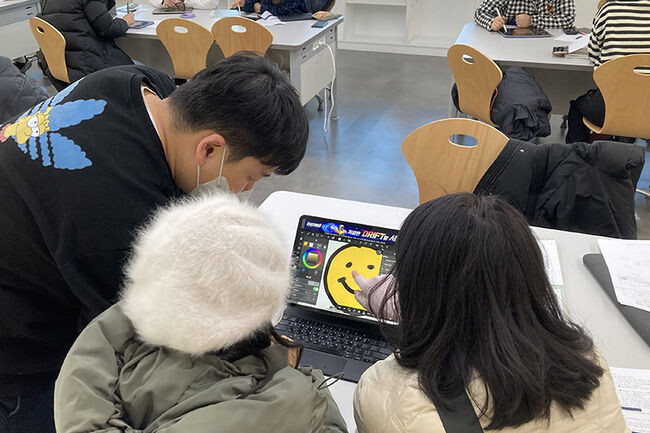 아이패드 캐릭터 디자인 수업 모습(사진=영등포구청 제공)
