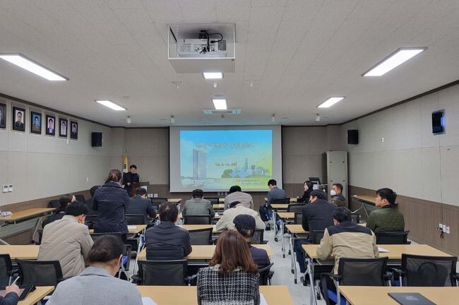 용인시가 기흥구 일원 선로 지중화사업을 위해 지난 14일 마북동 주민설명회를 열었다. (사진제공=용인시청)
