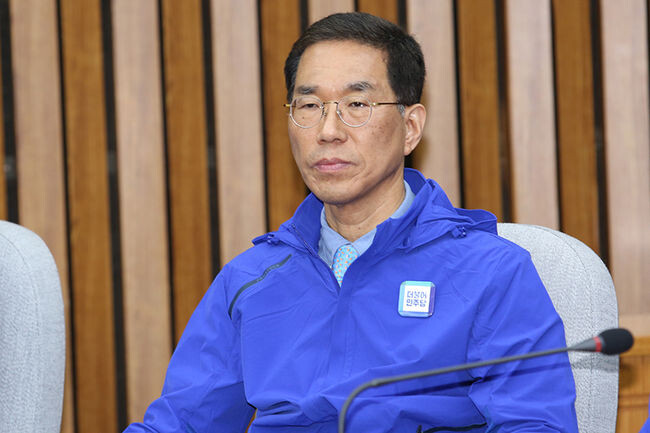 김주영 의원이&nbsp;'노인복지법 일부개정법률안'을 <span lang="EN-US">16