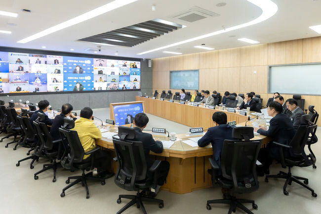 경기도, 시&middot;군 부단체장과 산불&middot;초미세먼지 등 &lsquo;봄철 불청객&rsquo; 대응 논의 (사진제공=경기도청)