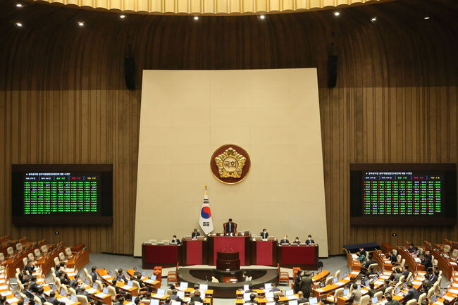 23일 국회 본회의에서 열린 양곡관리법 개정안 표결에서 참석 의원 277명 중 찬성 169표, 반대 90표, 기권 7표로 최종 가결됐다.