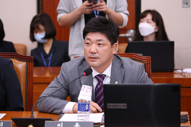이용 의원이 '공예문화산업 진흥법' 개정안을 대표 발의했다<span lang="EN-US">.