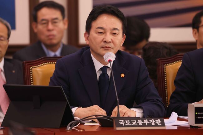 국토교통부 원희룡 장관이 20일 국회 국토교통위원회 전체회의에 참석했다.