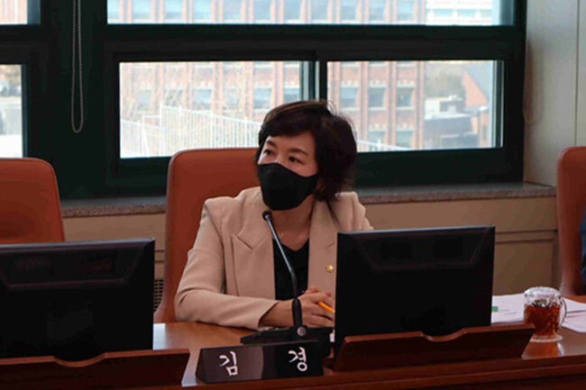 김경 의원이 318회 임시회에서 발의한 '서울특별시 보육 조례 일부개정조례안'이 4월 21일 서울시의회 보건복지위원회 상임위원회를 통과했다.(사진=서울시의회 제공)