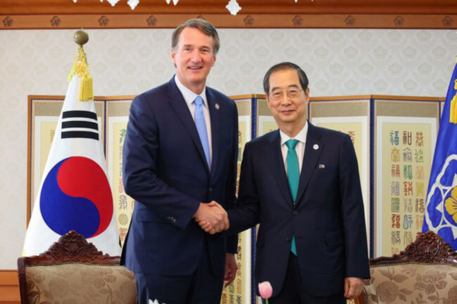 한덕수 국무총리는 4월 28일 오전 정부서울청사에서 글렌 영킨(Glenn Youngkin) 미 버지니아 주지사를 면담했다.(사진=국무총리실 제공)