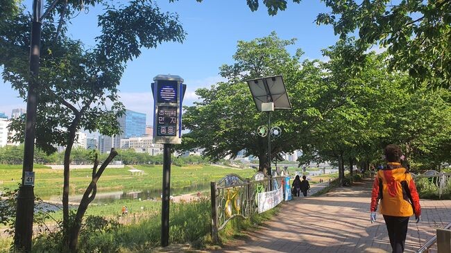 광명시는 지난해 12월부터 올해 3월 말까지 &lsquo;제4차 미세먼지 계절관리제&rsquo;를 추진한 결과 초미세먼지 체감지수 &lsquo;좋음&rsquo; 일수가 증가하고 &lsquo;매우나쁨&rsquo; 일수가 감소하는 등 효과가 입증되고 있다고 밝혔다.