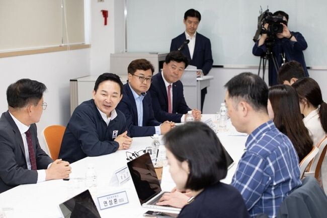 원희룡 국토교통부 장관은 3일 오후, 신촌 대학가 인근의 중개사무소를 방문하고 청년과의 간담회를 개최했다.