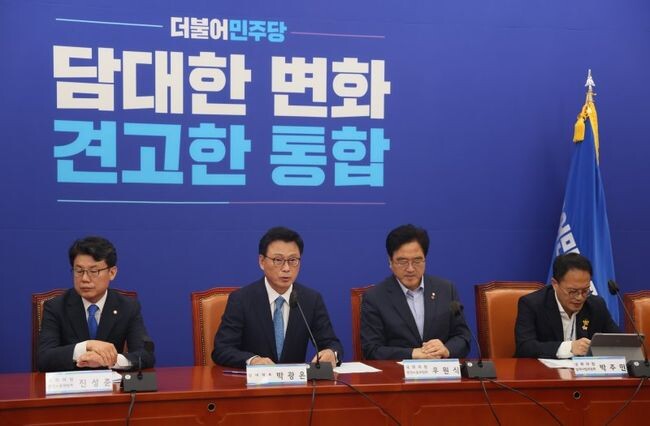 박광온 더불어민주당 원내대표가 2일 오전 서울 여의도 국회에서 열린 건설노동자 탄압&nbsp;<span data-lang="en" data-type="ore">TF