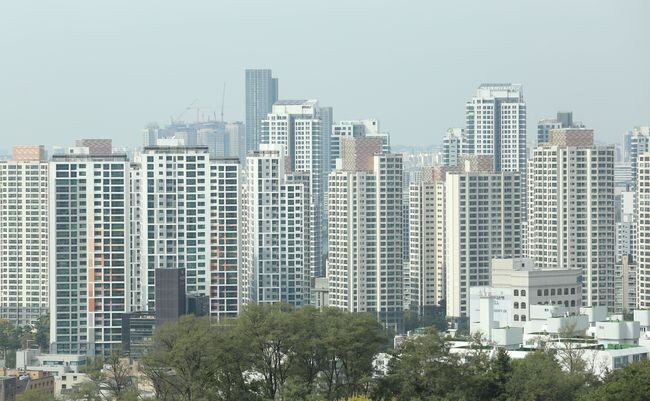지난달 분양 예정이었던 아파트 중 실제 공급 비율은 26%에 그친 것으로 조사됐다.&nbsp;
