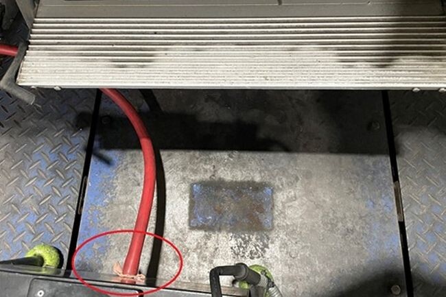 <적발사례>기계·기구를 통하여 측정된 값을 조작·변경하게 한 경우 - 매연측정기 입구에 헝겊을 설치하여 내부에 매연이 적게 들어가게 조작 → 업무정지 60일/직무정지 60일