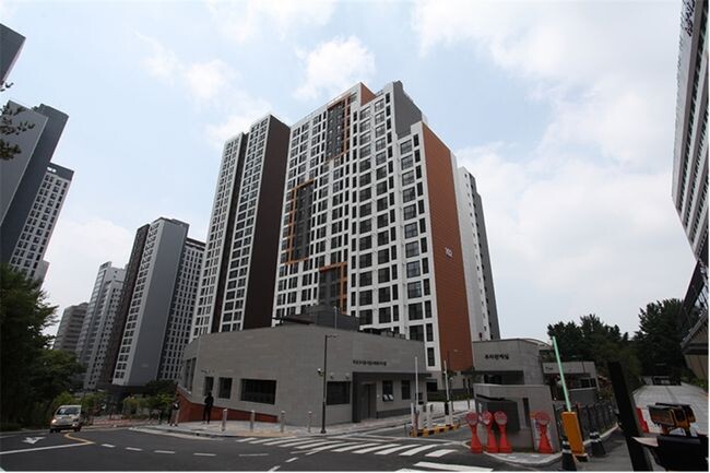 25일부터 입주를 시작하는 서울시 공공임대주택 '공덕 크로시티' 전경&nbsp;