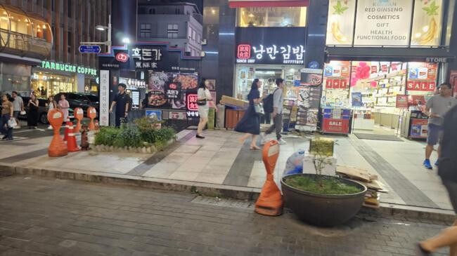 불법 노점 단속 후&nbsp;