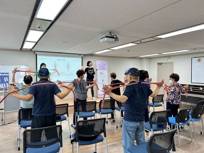 스포밴드를 활용한 상지스트레칭 