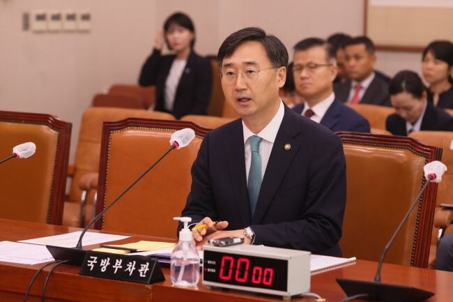 &nbsp;신범철 국방부 차관이 21일 오전 서울 여의도 국회에서 열린 법제사법위원회 전체회의에서 고 채수근 상병 사망 관련 의원들의 질의에 답하고 있다.&nbsp;