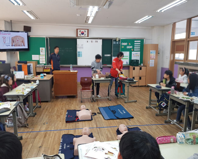 학교선택제 교육사업 중 하나인 '어린이 안전체험교육'&nbsp;