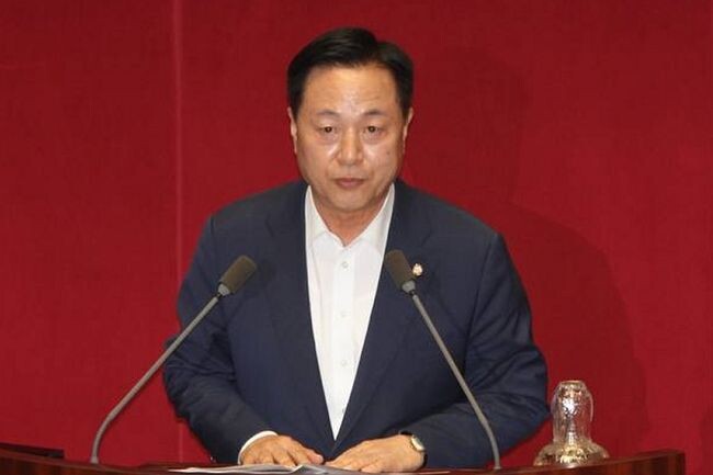 더불어민주당 김두관 의원이 5일 국회대정부질의에서 발언하고 있다.&nbsp;