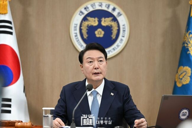 9월 12일 윤석열 대통령은 2023년도 제38회 국무회의를 주재하고 있다.&nbsp;