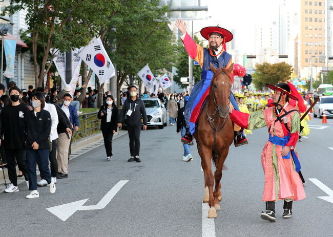 금천 거리에서 &lsquo;정조대왕&rsquo;을 만나다