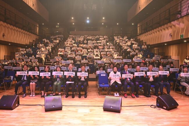 부천시는 지난 10일, 제18회 임산부의 날 기념 &lsquo;임산부와 함께하는 힐링콘서트&rsquo;를 개최했다.