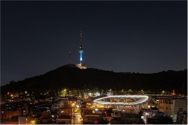 최우수상(국무총리상): 클라우드(CLOUD) (소유자/건축가: 서울특별시/ 유아이에이건축사사무소㈜ 위진복, 큐앤파트너스건축사사무소 홍석규, 사진: 신재익)