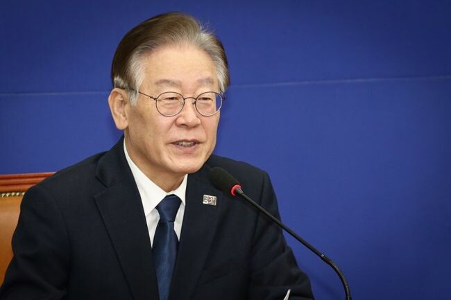 더불어민주당 이재명 대표가 23일 국회에서 열린 최고위원회의에서 발언을 하고 있다.
