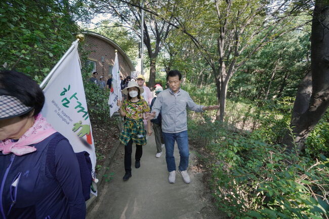 <span contenteditable="true">9월 개운산 걷기 대회 모습&nbsp;