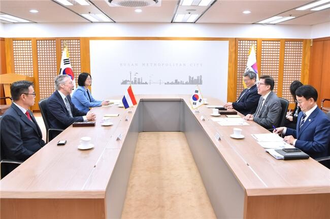 박형준 부산시장, 페이터 반 더 플리트 주한네덜란드대사 접견