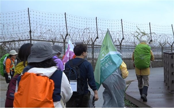 행정안전부는 11월19일 인천광역시 강화군 평화전망대에서 ‘DMZ 자유·평화 대장정’ 해단식을 개최하고 60여 일간의 여정을 마무리한다고 밝혔다.