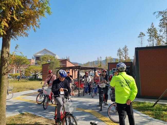전주시 지역관광추진조직(DMO) 관광거점도시 경쟁력 강화 ‘앞장’(페달투어 사진)