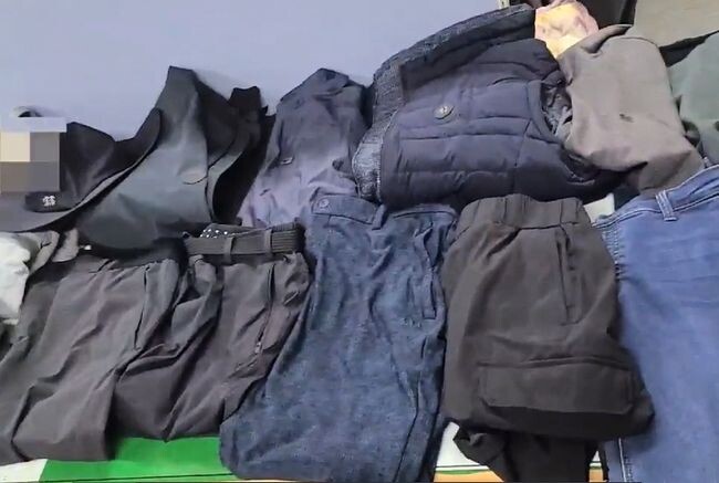 시설부대비로 지급하는 피복비의 경우 공사감독으로 지정된 공무원에 한하여 필요한 경우 안전모, 안전화 등 안전용품을 구매해야 하는데도 이를 고가의 스포츠 의류·신발 등을 구입하는 데 사용했다. 
