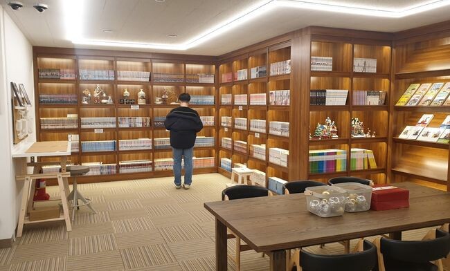 오류동 다락에서는 책을 읽으며 휴식을 취할 수 있다.
