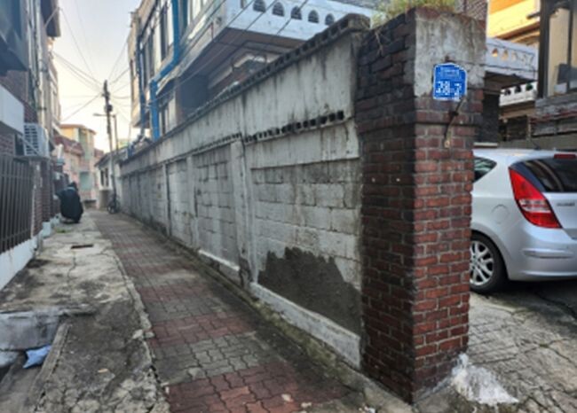 위험 담장 공사 전 