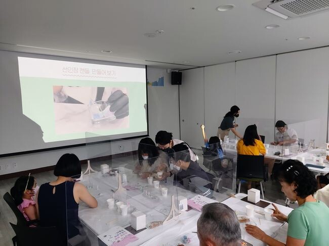 의림지 역사박물관이 여름방학을 맞아 가족과 함께 즐기는 공예체험교실을 운영