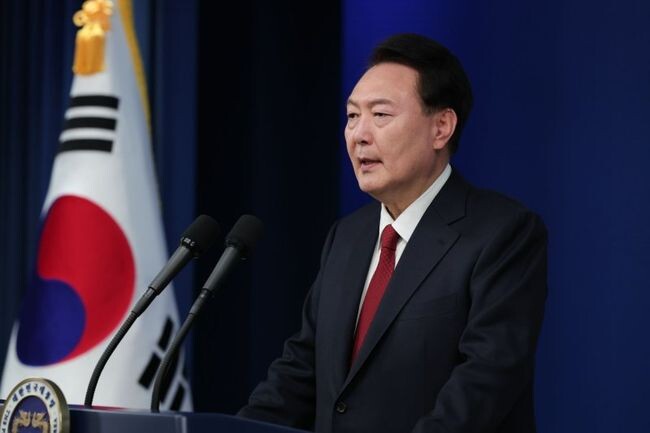 경제단체들은 1일 윤석열 대통령이 신년사에서 '민생'을 강조하며 킬러 규제 혁파, 첨단산업 지원 등에 관한 의지를 밝힌 데 대해 환영한다는 입장을 밝혔다.&nbsp;