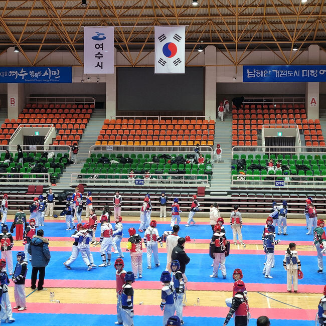 여수시가 오는 24일까지 진남체육관에서 전국 우수학교 초청 스토브리그 태권도 대회를 개최한다. 
