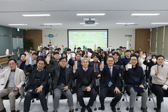 경기도가 지난 23일 1회용품 사용 금지 대상을 전체 공공시설로 확대한다는 내용의 1회용품 사용 줄이기 종합대책을 발표한 가운데 경기교통공사가 동참 의지를 밝혔다. 